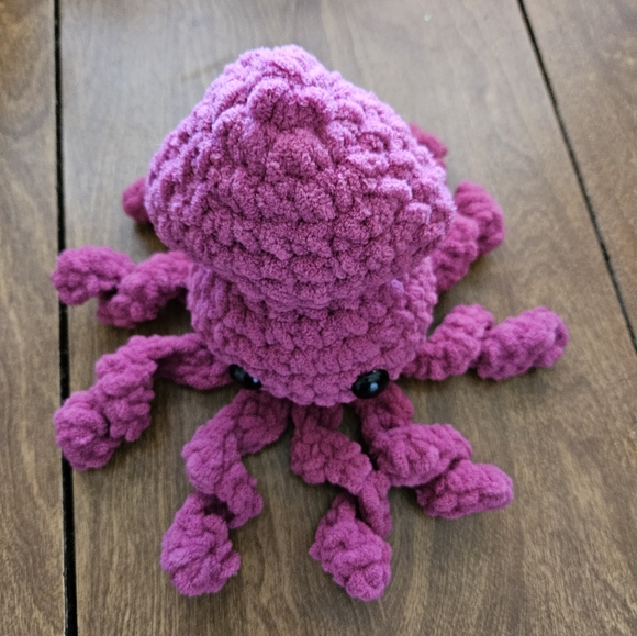 Crochet Pink Squid Amigurumi Doll - Picture 10 of 12